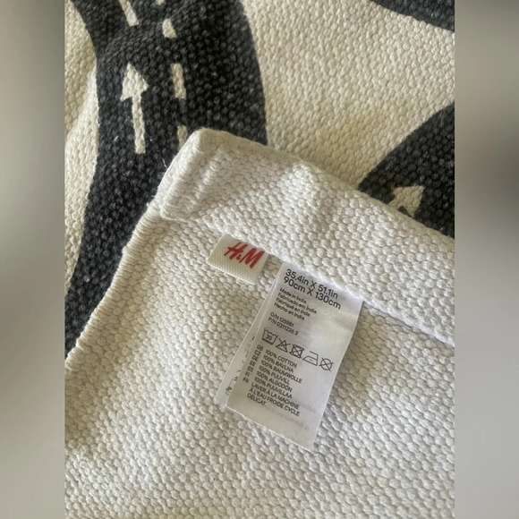 H&M Cotton Rug with Printed Motif - Picture 9 of 10